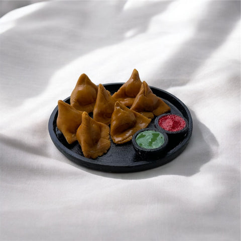Samosa with Chutney