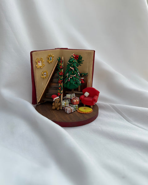 Miniature Christmas Book Nook