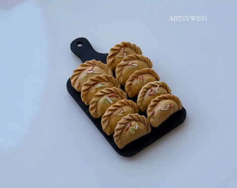 Kesar Gujiya