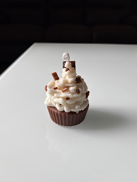 🧁 Cupcake Candle – Chocolate Vanilla Swirl